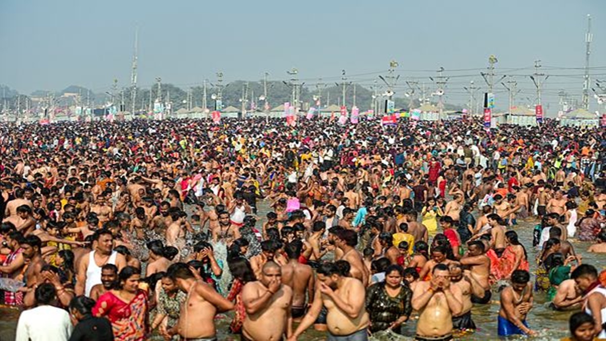 Mahakumbh 2025: पाकिस्तान से पहली बार महाकुंभ आए 50 लोग, बोले- अपनी संस्कृति को जानने का मौका भारत आकर मिला